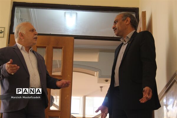 بازدید مدیرعامل مجمع خیرین شهرساز و فرهنگ‌ساز از کتابخانه دانش‌آموز