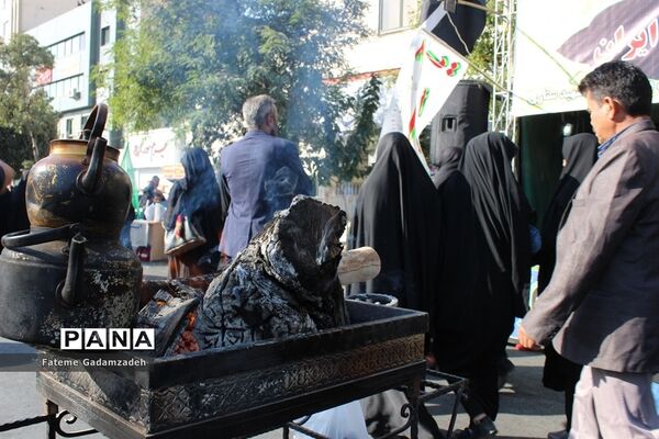 شورحضورعاشقان حسینی جامانده ازسفرکربلا درراهپیمایی اربعین شهرری