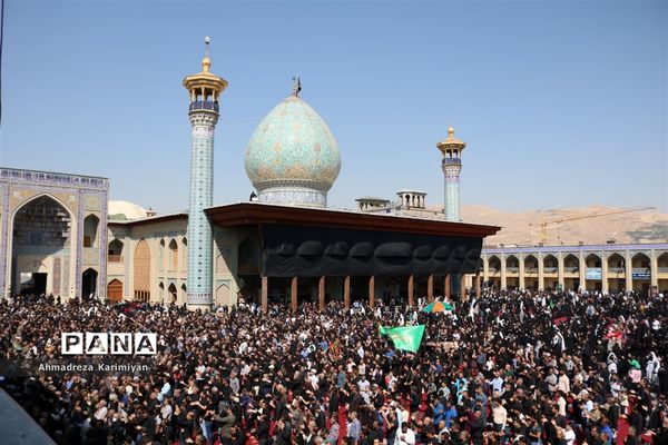 شور حسینی در حرم مطهر احمدبن موسی (ع) در شیراز