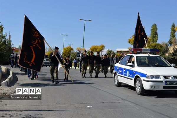 پیاده روی دلدادگان اربعین حسینی درفیروزکوه