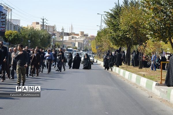 پیاده روی دلدادگان اربعین حسینی درفیروزکوه