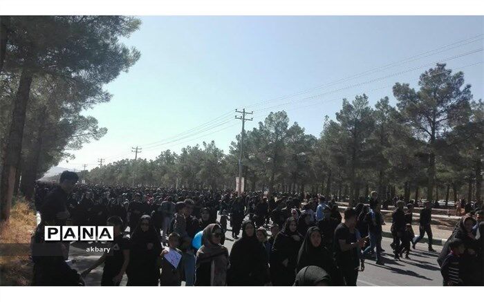 همایش بزرگ پیاده روی اربعین حسینی در کاشمر برگزار شد