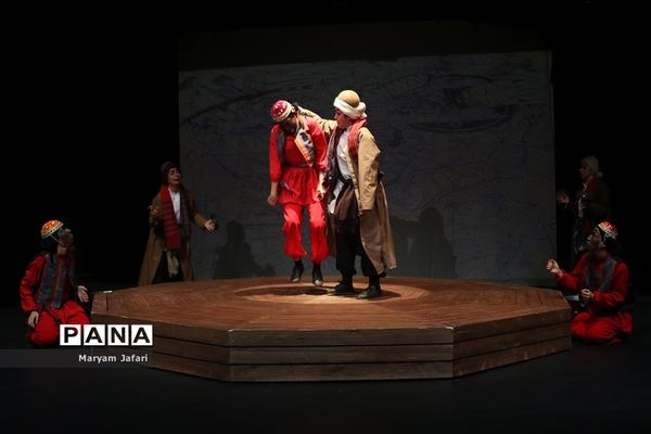 نمایش «جنگنامه غلامان»