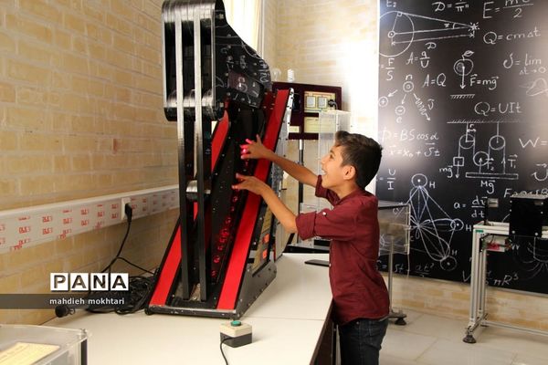 بازدید دانش‌آموزان از کارگاه‌های آموزشی شرکت آترین یزد