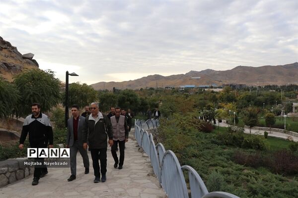 کوهپیمایی کارکنان آموزش و پرورش خراسان رضوی در هفته تربیت بدنی