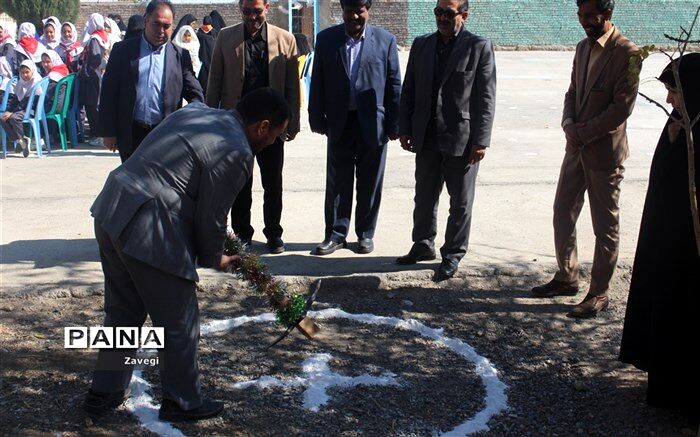 مراسم کلنگ‌زنی ساخت 2 نمازخانه در مدارس روستای تقی‌آباد فریمان برگزار شد