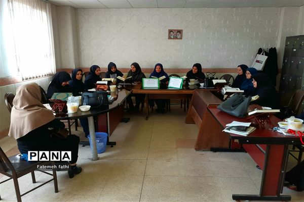 برگزاری محفل انس با قرآن در چهاردانگه