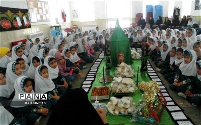  آیین سوگواری در دبستان شهید نجاتی ابرکوه برگزارشد.