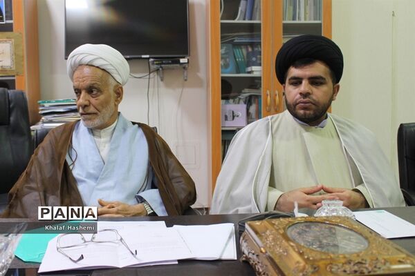 جلسه کمیته اطلاع رسانی  اجلاس نماز در استانداری بوشهر