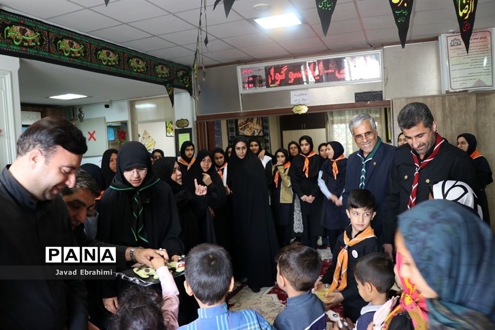 بازدید مدیر سازمان دانش‌آموزی خراسان رضوی از خدمت‌رسانی پیشتازان به زائران امام رضا (ع)