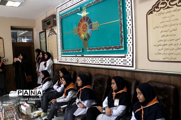 بازدید مدیر سازمان دانش‌آموزی خراسان رضوی از خدمت‌رسانی پیشتازان به زائران امام رضا (ع)