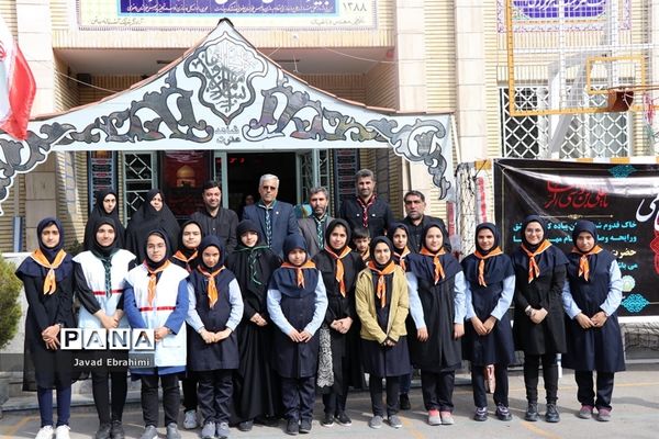 بازدید مدیر سازمان دانش‌آموزی خراسان رضوی از خدمت‌رسانی پیشتازان به زائران امام رضا (ع)