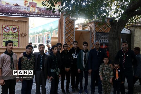 بازدید مدیر سازمان دانش‌آموزی خراسان رضوی از خدمت‌رسانی پیشتازان به زائران امام رضا (ع)