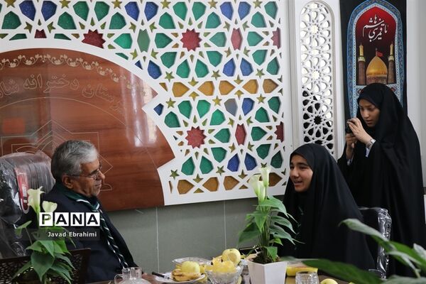 بازدید مدیر سازمان دانش‌آموزی خراسان رضوی از خدمت‌رسانی پیشتازان به زائران امام رضا (ع)