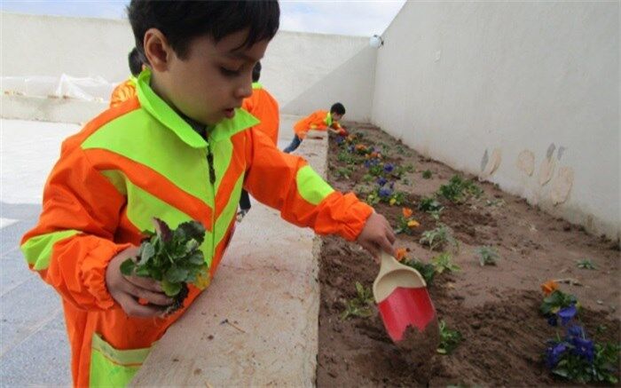 والدین وابستگی فرزندان به خود را کم کنند