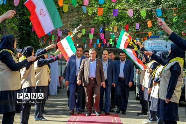 آیین استانی گرامیداشت هفته پدافند غیرعامل در مدارس فارس