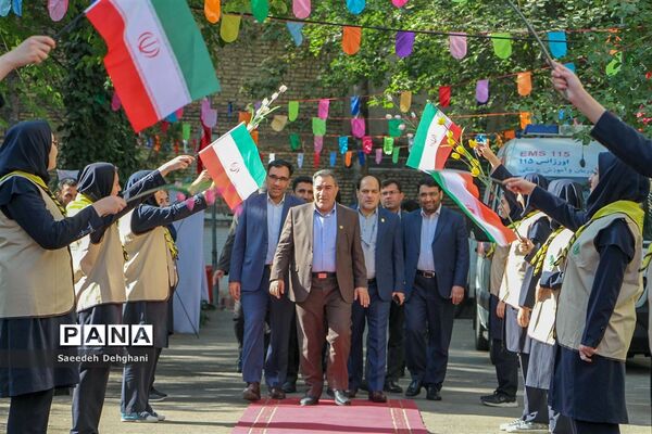 آیین استانی گرامیداشت هفته پدافند غیرعامل در مدارس فارس