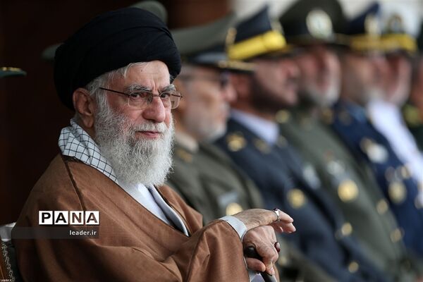 حضور فرمانده کل قوا در مراسم دانش‌آموختگی دانشجویان دانشگاه‌های افسری ارتش