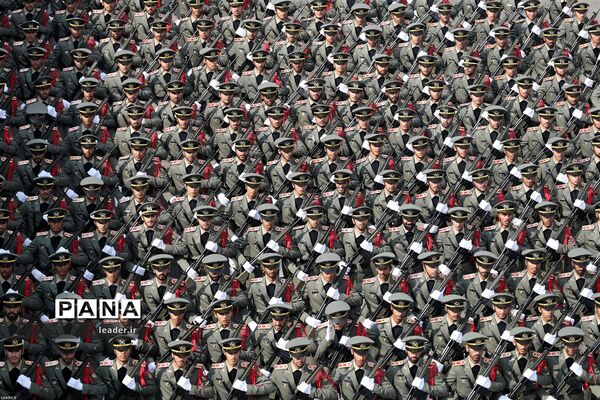 حضور فرمانده کل قوا در مراسم دانش‌آموختگی دانشجویان دانشگاه‌های افسری ارتش