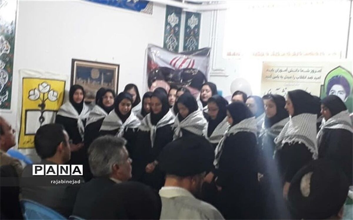برگزاری صبحگاه مشترک دانش آموزی در ابرکوه