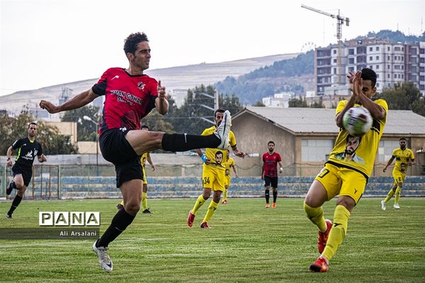 دیدار تیم های فوتبال نود ارومیه و آرمان‎گهرسیرجان