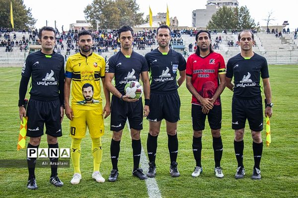 دیدار تیم های فوتبال نود ارومیه و آرمان‎گهرسیرجان