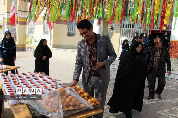 وقف 500 عدد لیوان توسط دانش آموزان دبیرستان دخترانه شاهد افشار یزد