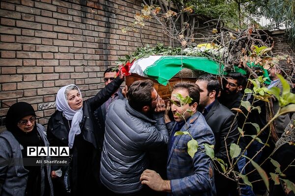 تشییع پیکر «اعظم طالقانی»