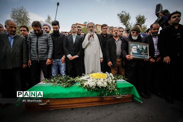 تشییع پیکر «اعظم طالقانی»