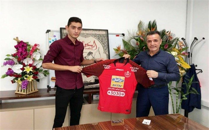 مهاجم ملی‌پوش با پرسپولیس 3 ساله بست