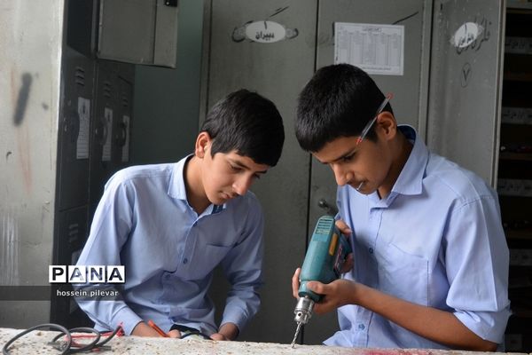 اولین جلسه کارگاه آموزشی در دبیرستان شهید نواب صفوی بیرجند