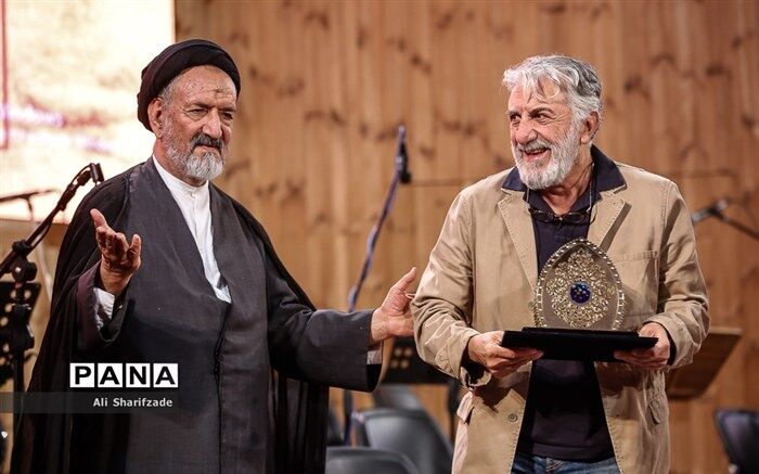 خالقان یک قرن آثار عاشورایی تجلیل شدند