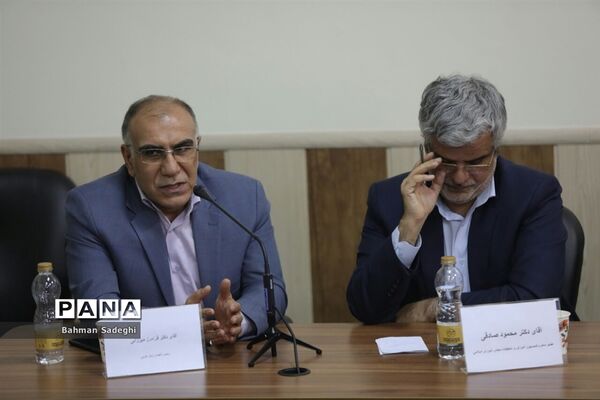 نشست نقد و بررسی طرح یک فوریتی(رفع انحصار از زبان انگلیسی در نظام آموزش همگانی کشور)
