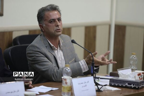 نشست نقد و بررسی طرح یک فوریتی(رفع انحصار از زبان انگلیسی در نظام آموزش همگانی کشور)