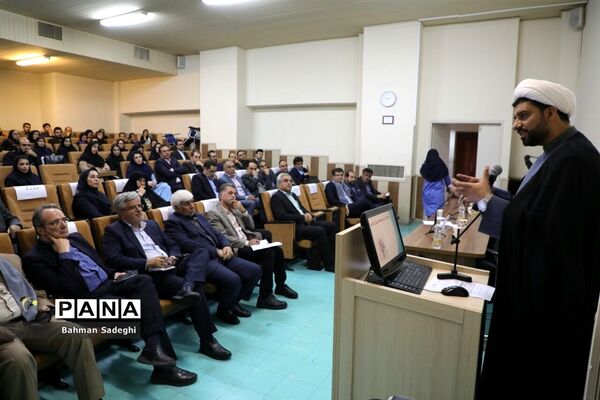 نشست نقد و بررسی طرح یک فوریتی(رفع انحصار از زبان انگلیسی در نظام آموزش همگانی کشور)