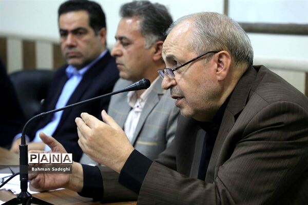 نشست نقد و بررسی طرح یک فوریتی(رفع انحصار از زبان انگلیسی در نظام آموزش همگانی کشور)