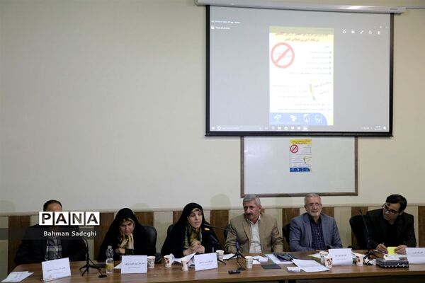نشست نقد و بررسی طرح یک فوریتی(رفع انحصار از زبان انگلیسی در نظام آموزش همگانی کشور)