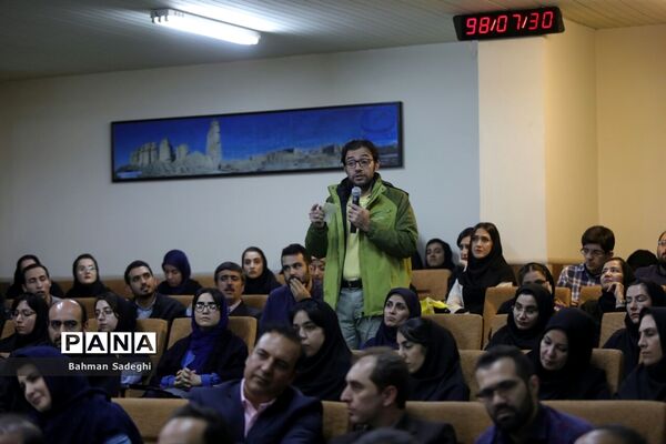 نشست نقد و بررسی طرح یک فوریتی(رفع انحصار از زبان انگلیسی در نظام آموزش همگانی کشور)