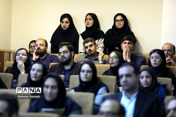 نشست نقد و بررسی طرح یک فوریتی(رفع انحصار از زبان انگلیسی در نظام آموزش همگانی کشور)