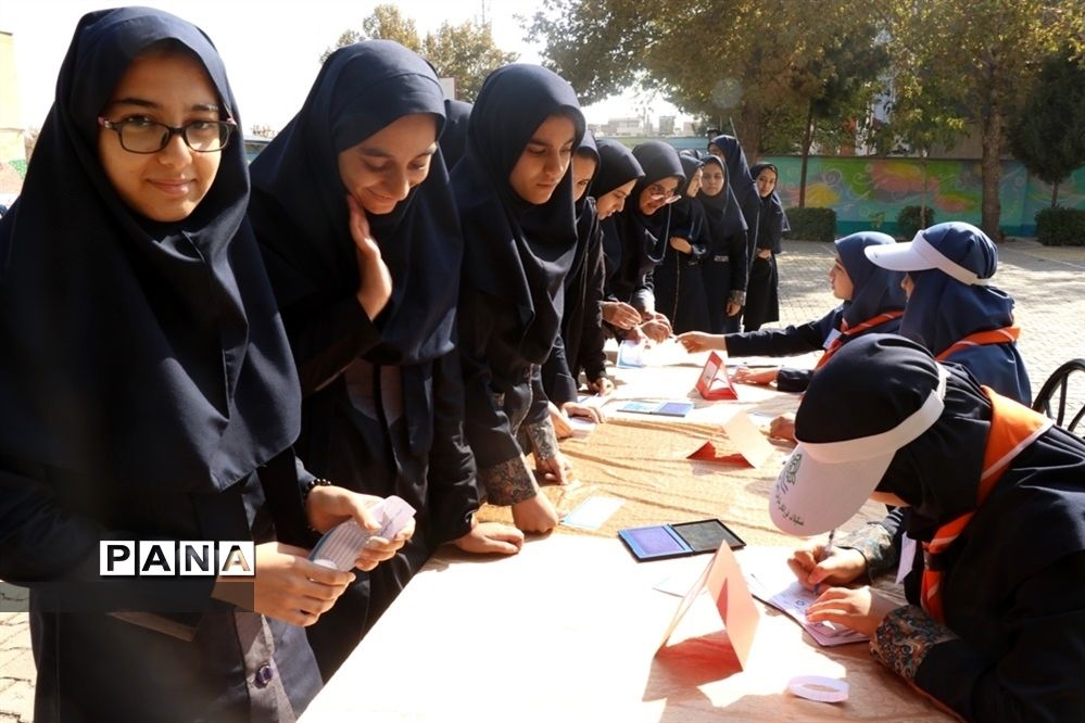 آیین نمادین بیست و دومین دوره انتخابات شوراهای دانش‌آموزی خراسان رضوی