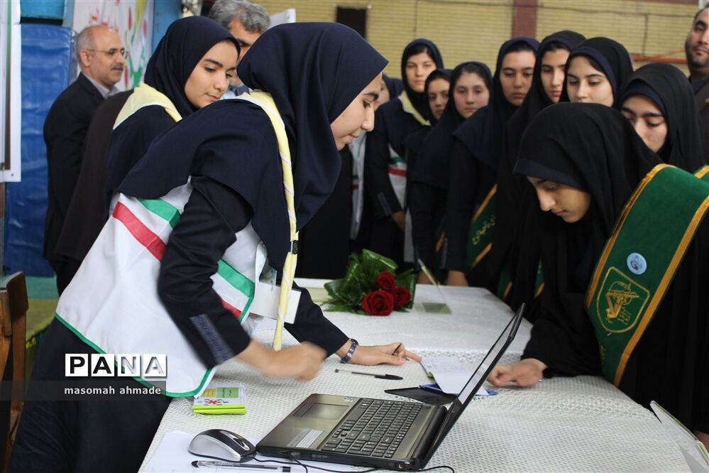 آیین متمرکز استانی انتخابات شوراهای دانش‌آموزی مدارس استان البرز