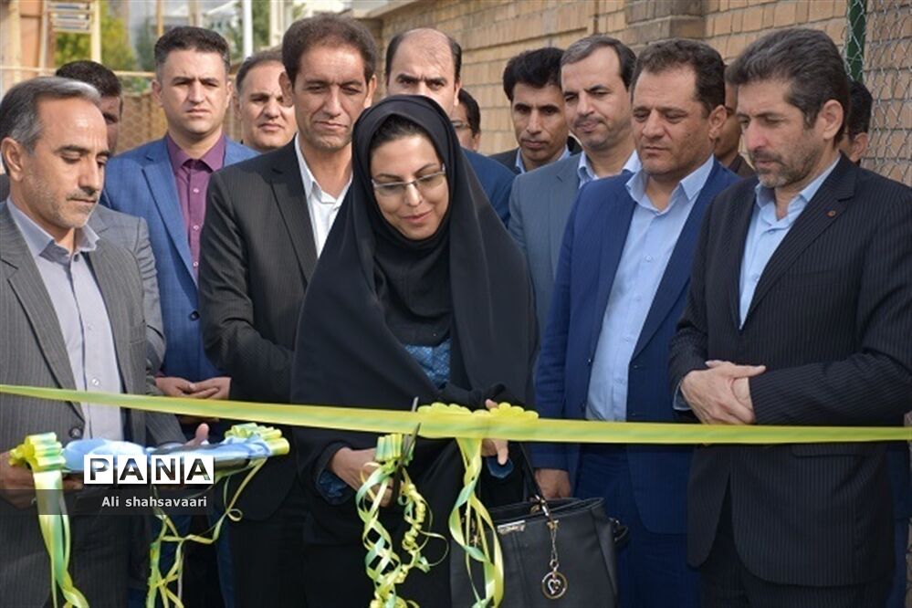 آیین بهره‌برداری از زمین‌های چمن مصنوعی