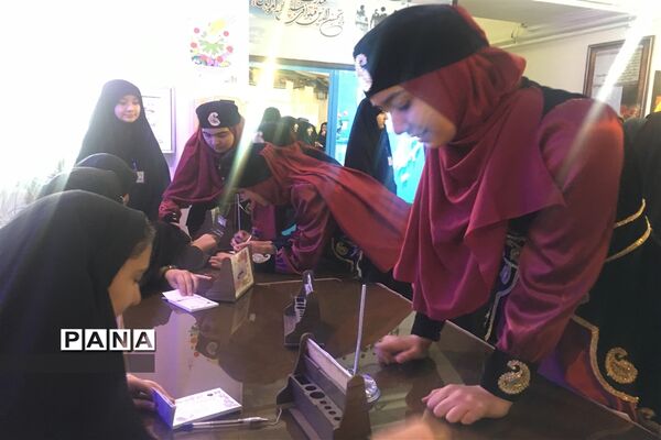 مراسم نمادین انتخابات شورای دانش‌آموزی