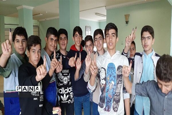 انتخابات شوراهای دانش‌آموزی شهرستان‌های آذربایجان غربی