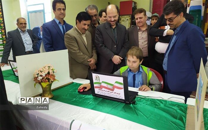 برگزاری الکترونیکی انتخابات شورای دانش آموزی در دبیرستان  شاهد امام صادق کاشمر