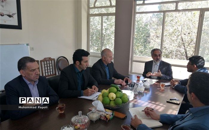 نشست  نماینده مردم تفت و میبد در مجلس شورای اسلامی با اعضای شورای اسلامی و شهردار تفت