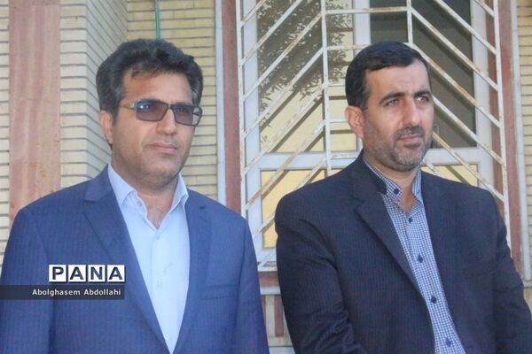 بزرگداشت پدافند غیر عامل در دبیرستان پسرانه مصلحیان شهرستان بوشهر