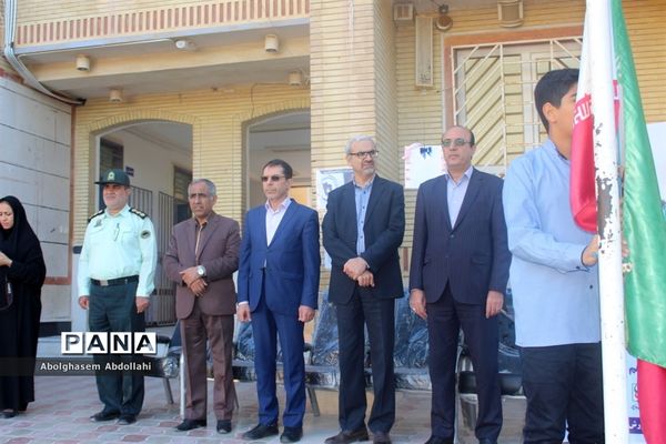 بزرگداشت پدافند غیر عامل در دبیرستان پسرانه مصلحیان شهرستان بوشهر