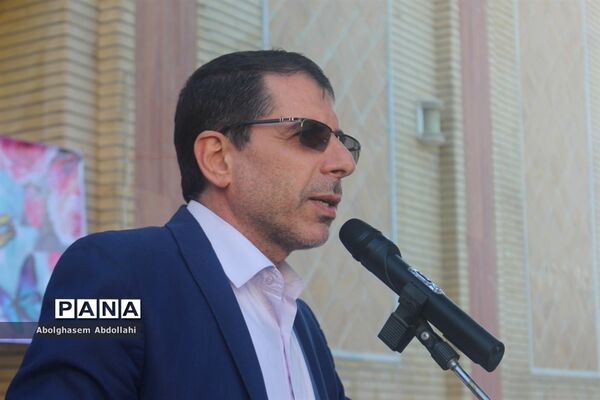 بزرگداشت پدافند غیر عامل در دبیرستان پسرانه مصلحیان شهرستان بوشهر