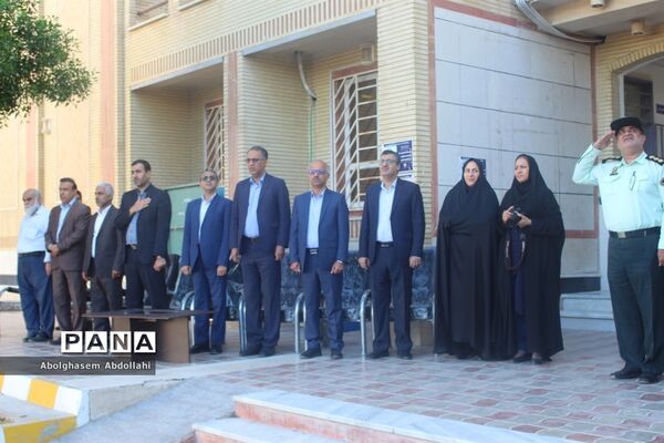 بزرگداشت پدافند غیر عامل در دبیرستان پسرانه مصلحیان شهرستان بوشهر
